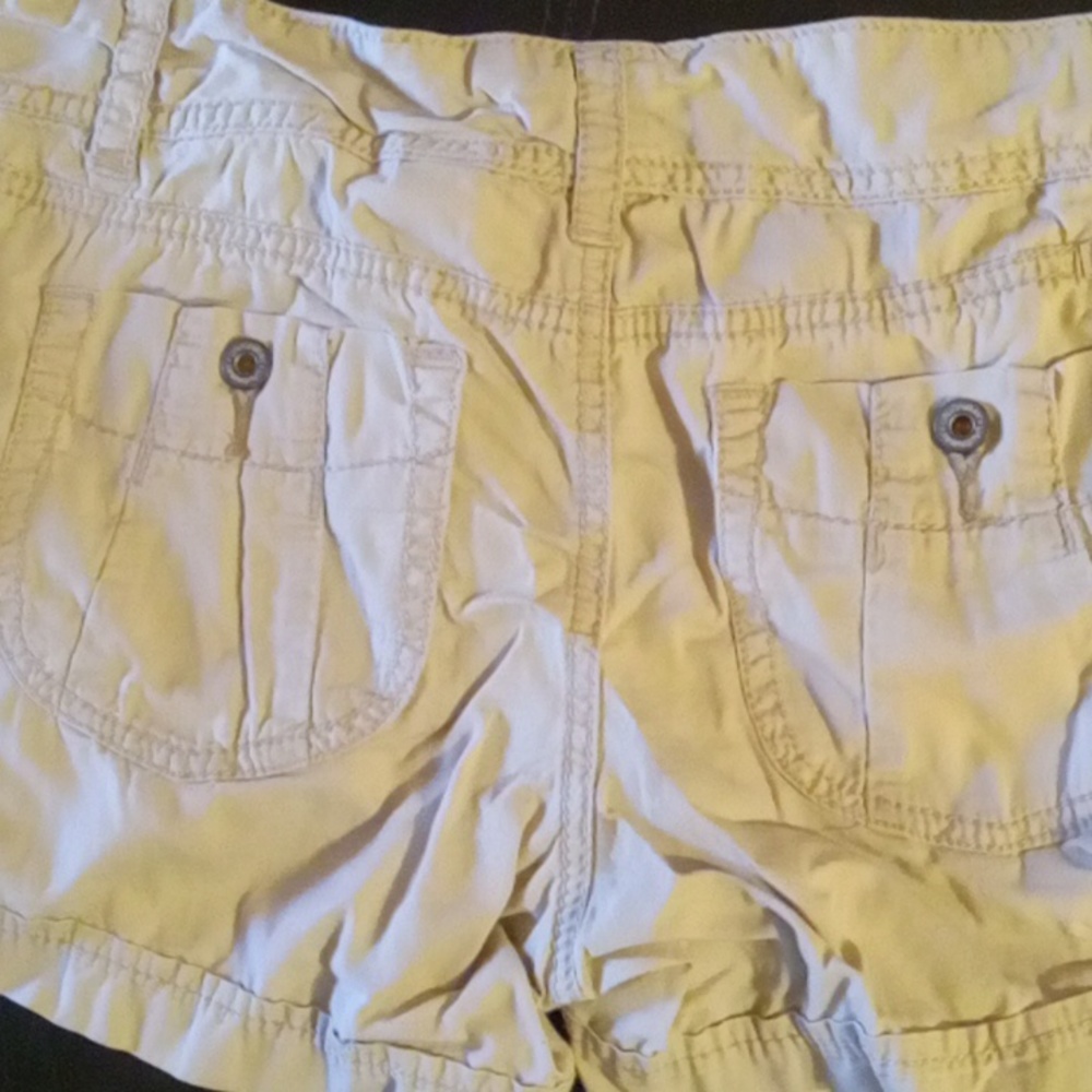 Shorts - Picture 4 of 4